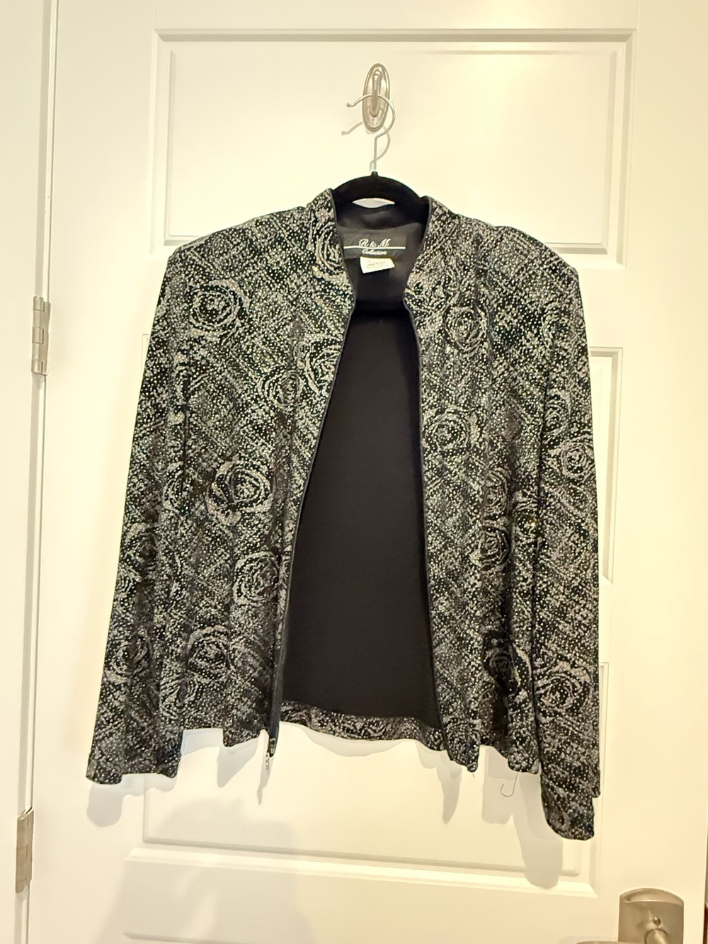 Women's Black & Gray Floral-Print Zip Jacket